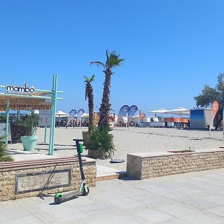 Luxury Promenada Apartment - Frontal Beachfront Mamaia Nord Năvodari Eksteriør billede