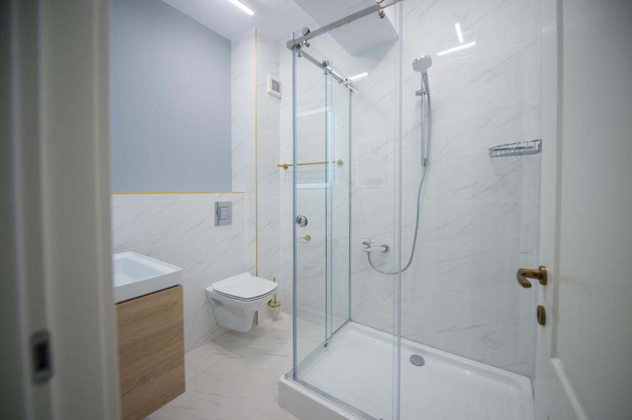 Luxury Promenada Apartment - Frontal Beachfront Mamaia Nord Năvodari Eksteriør billede