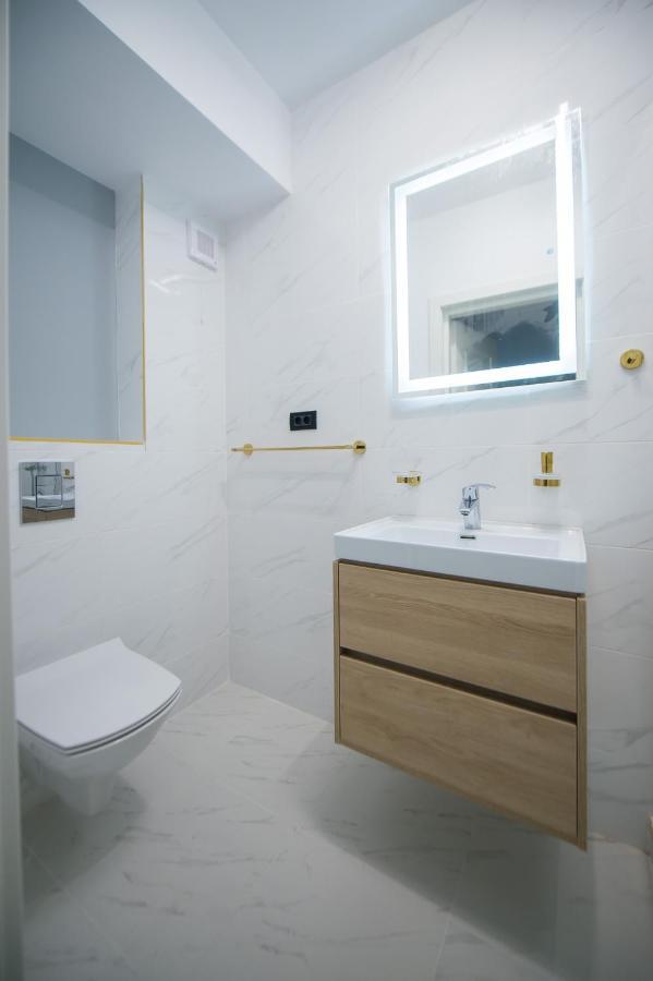 Luxury Promenada Apartment - Frontal Beachfront Mamaia Nord Năvodari Eksteriør billede