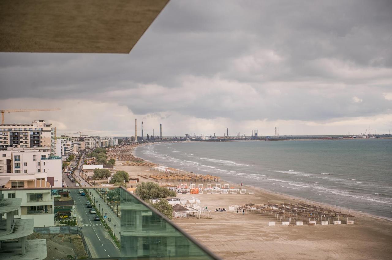 Luxury Promenada Apartment - Frontal Beachfront Mamaia Nord Năvodari Eksteriør billede