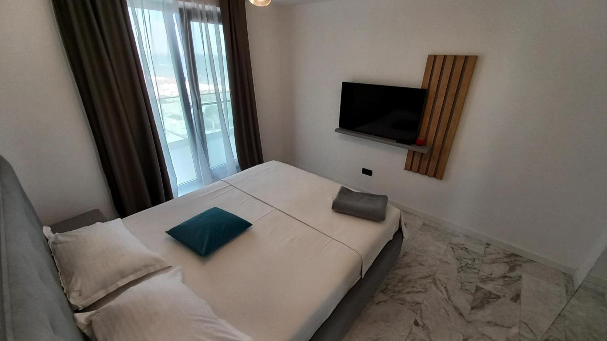 Luxury Promenada Apartment - Frontal Beachfront Mamaia Nord Năvodari Eksteriør billede