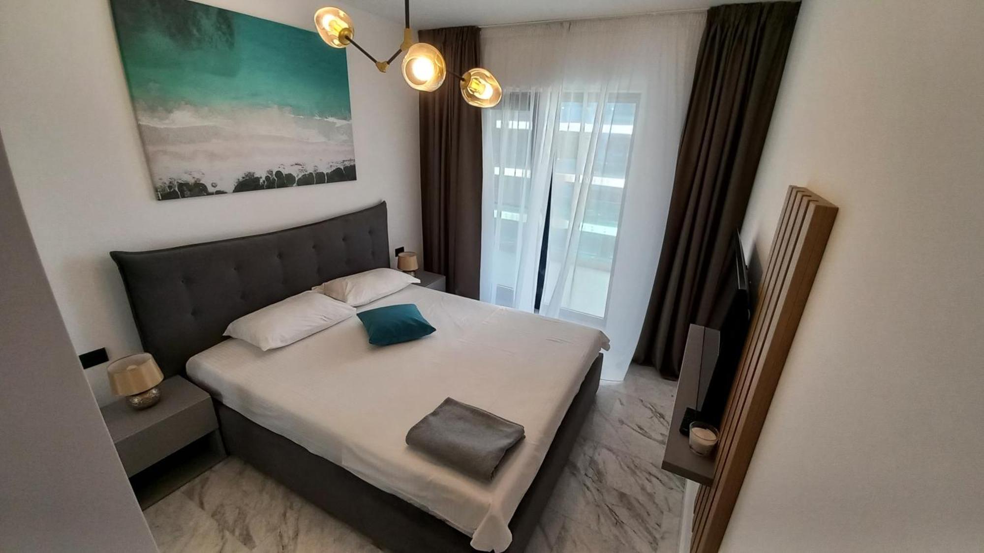 Luxury Promenada Apartment - Frontal Beachfront Mamaia Nord Năvodari Eksteriør billede